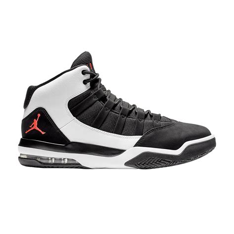 The rubber outsole with a herringbone pattern provides traction. . Jordan max aura black and white